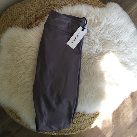 Moral Lustrous Leggings - Picture 3 of 5